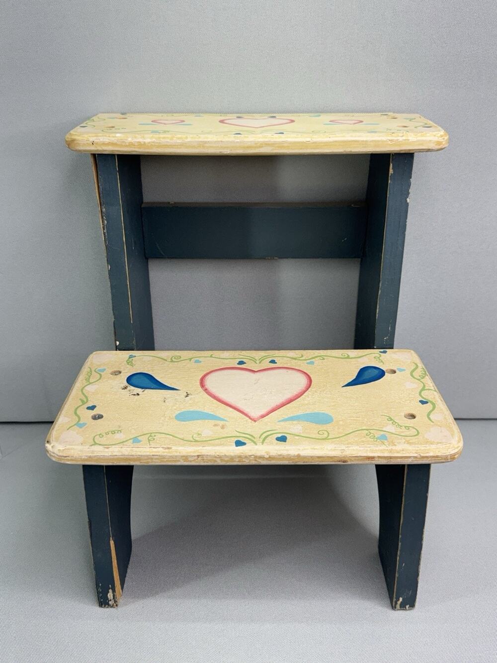 Vintage Wooden Child Step Stool Folk Art Hearts Primitive Plant Stand Decor READ